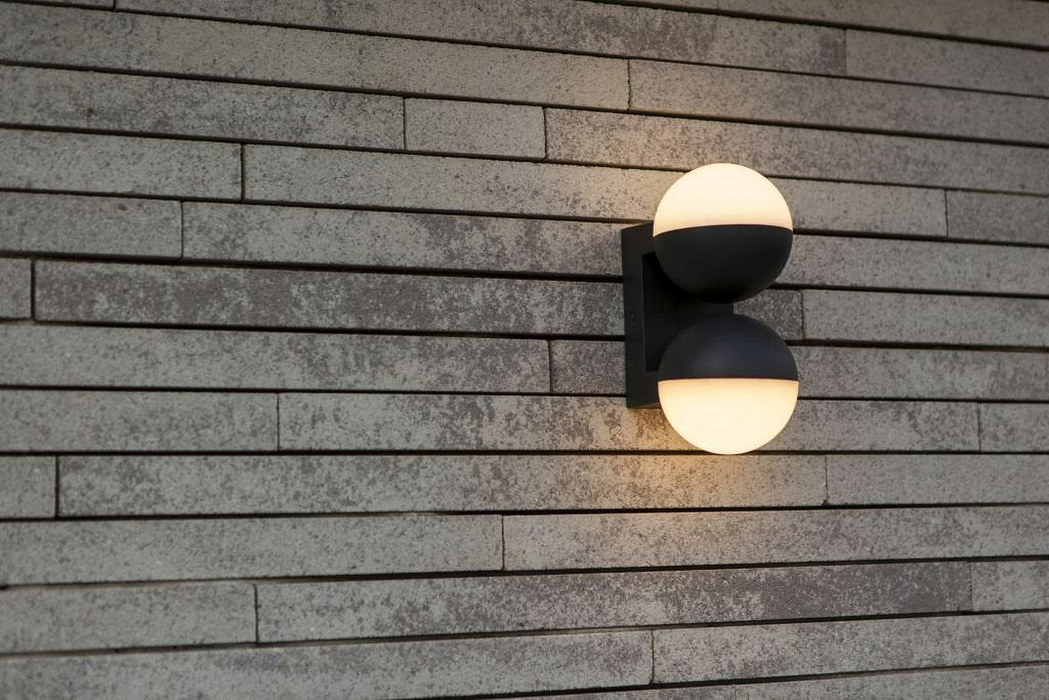 Επίτοιχο Φωτιστικό Εξωτ. Χώρου LOOMA